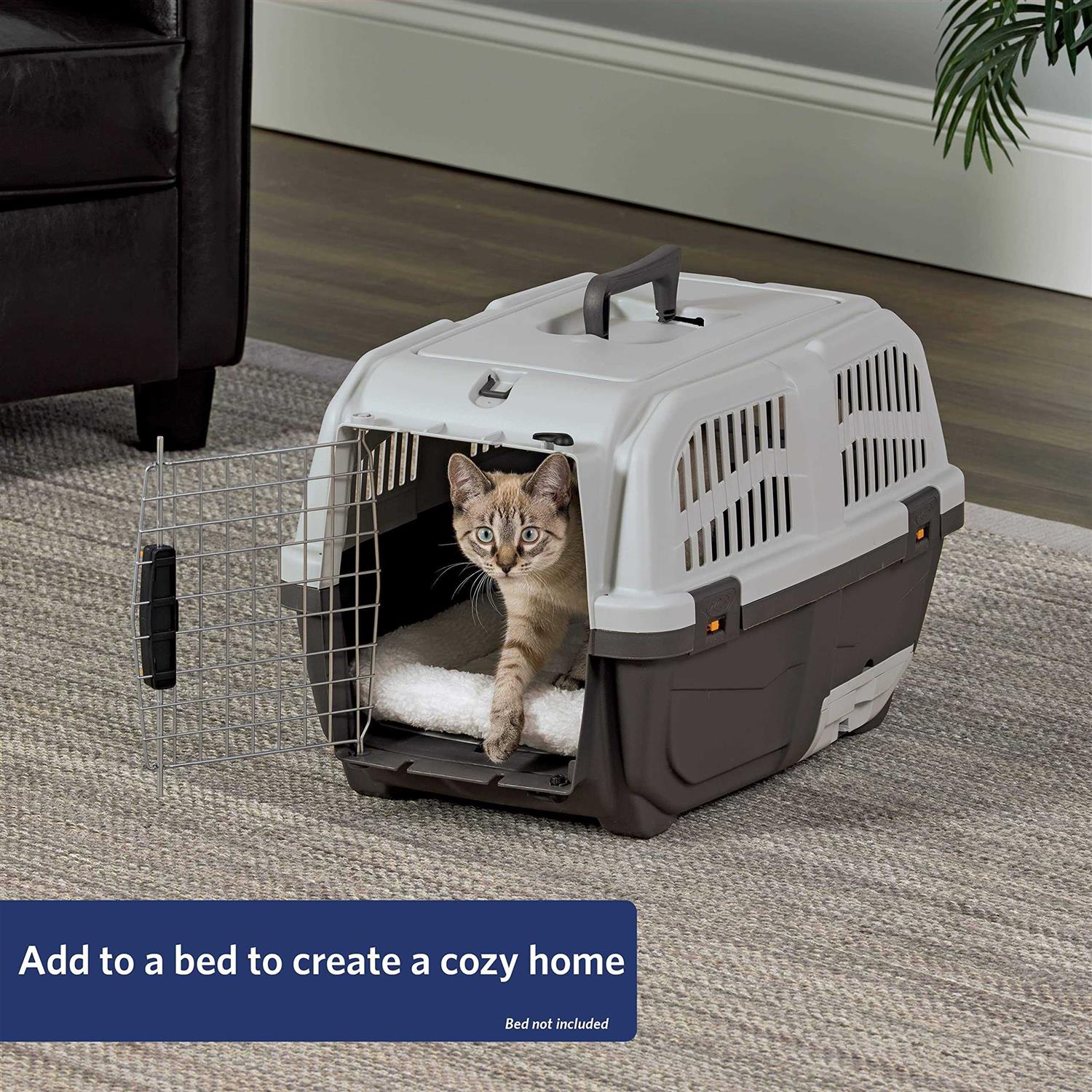 Plastic Cat Carrier with Integrated Litter Pan Z53130