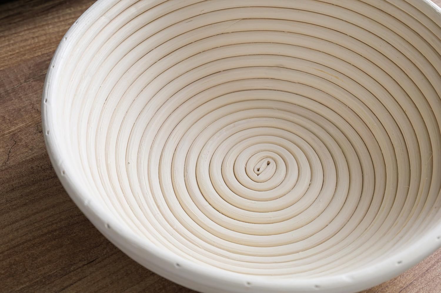 Round 9 inch Sourdough Proofing Basket J638041