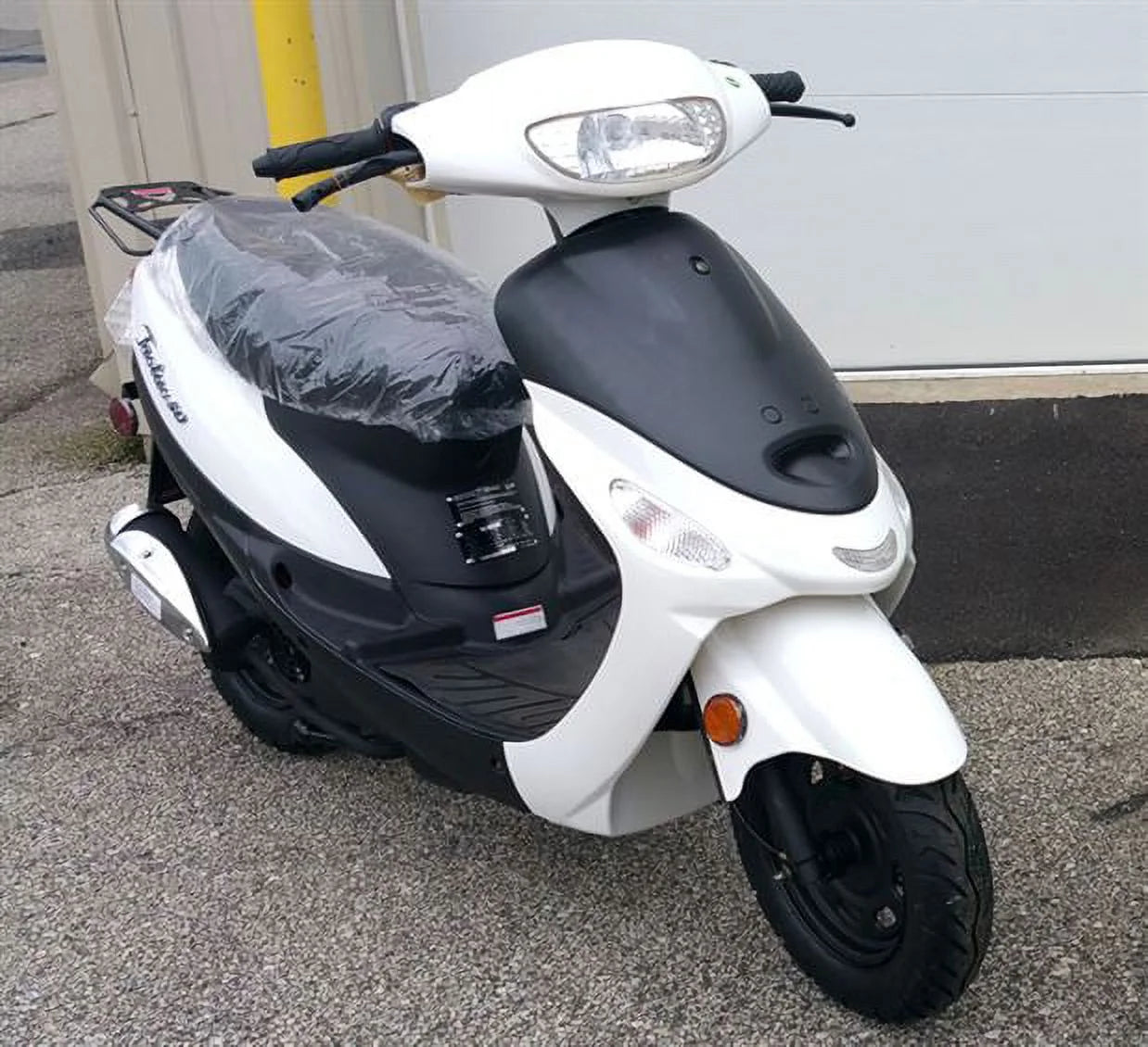 White 50cc Moped Scooter with 10" Wheels and Rear Trunk I45459