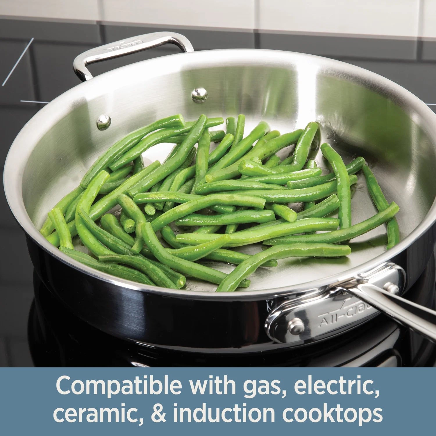 Stainless Steel Tri-Ply Bonded Sauce Pan with Lid, 3-Quart F31373