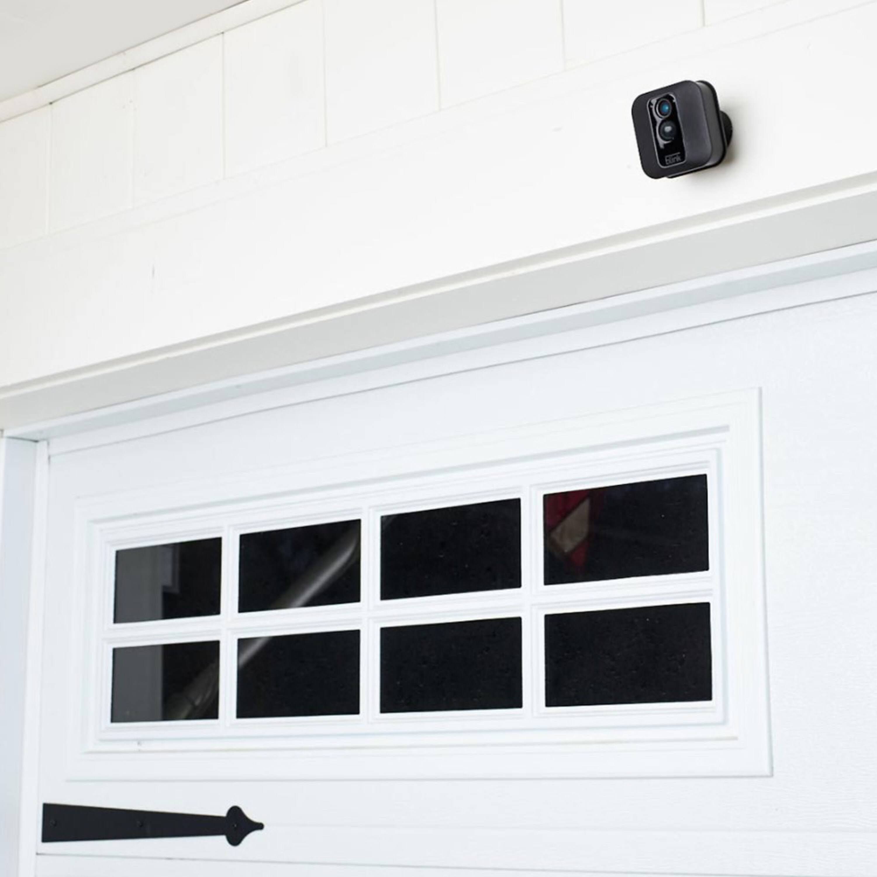 Three Camera Outdoor Smart Security Camera Y43620