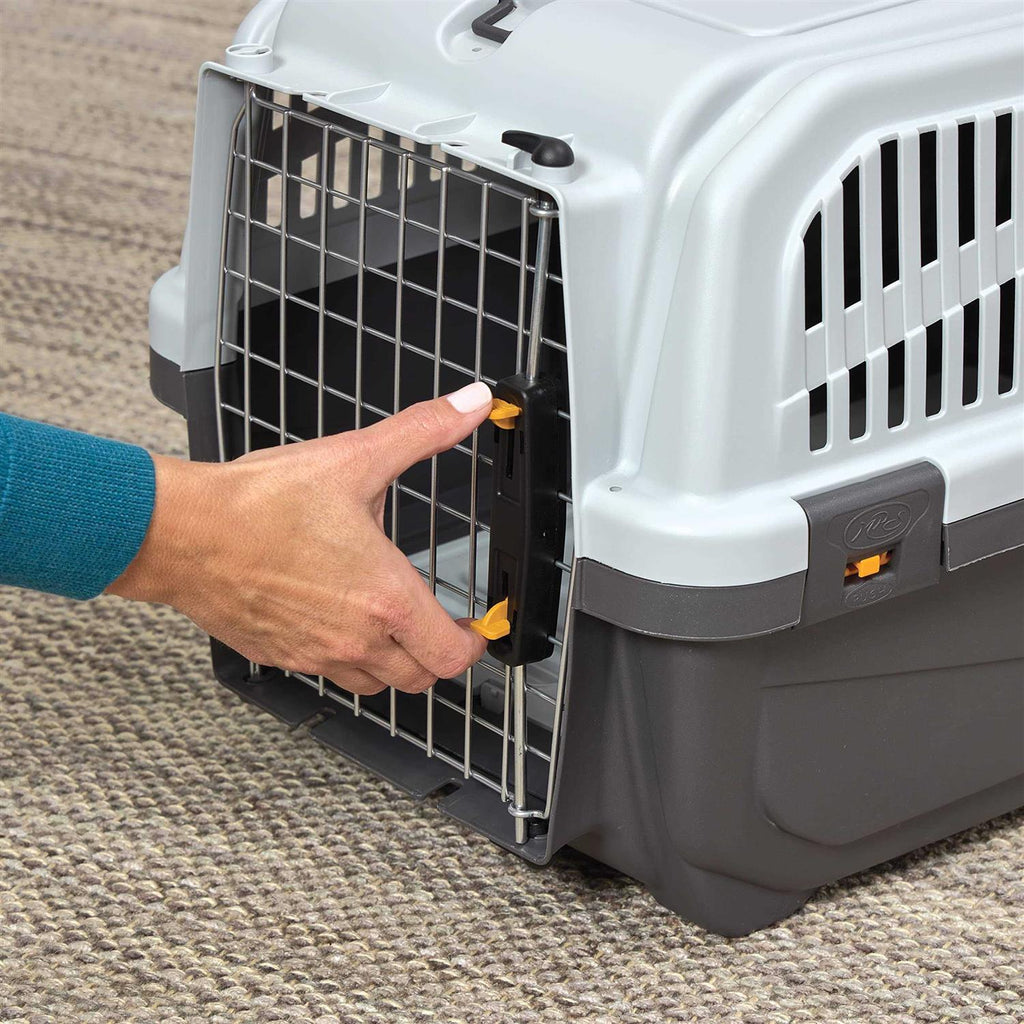 Plastic Cat Carrier with Integrated Litter Pan Z53130