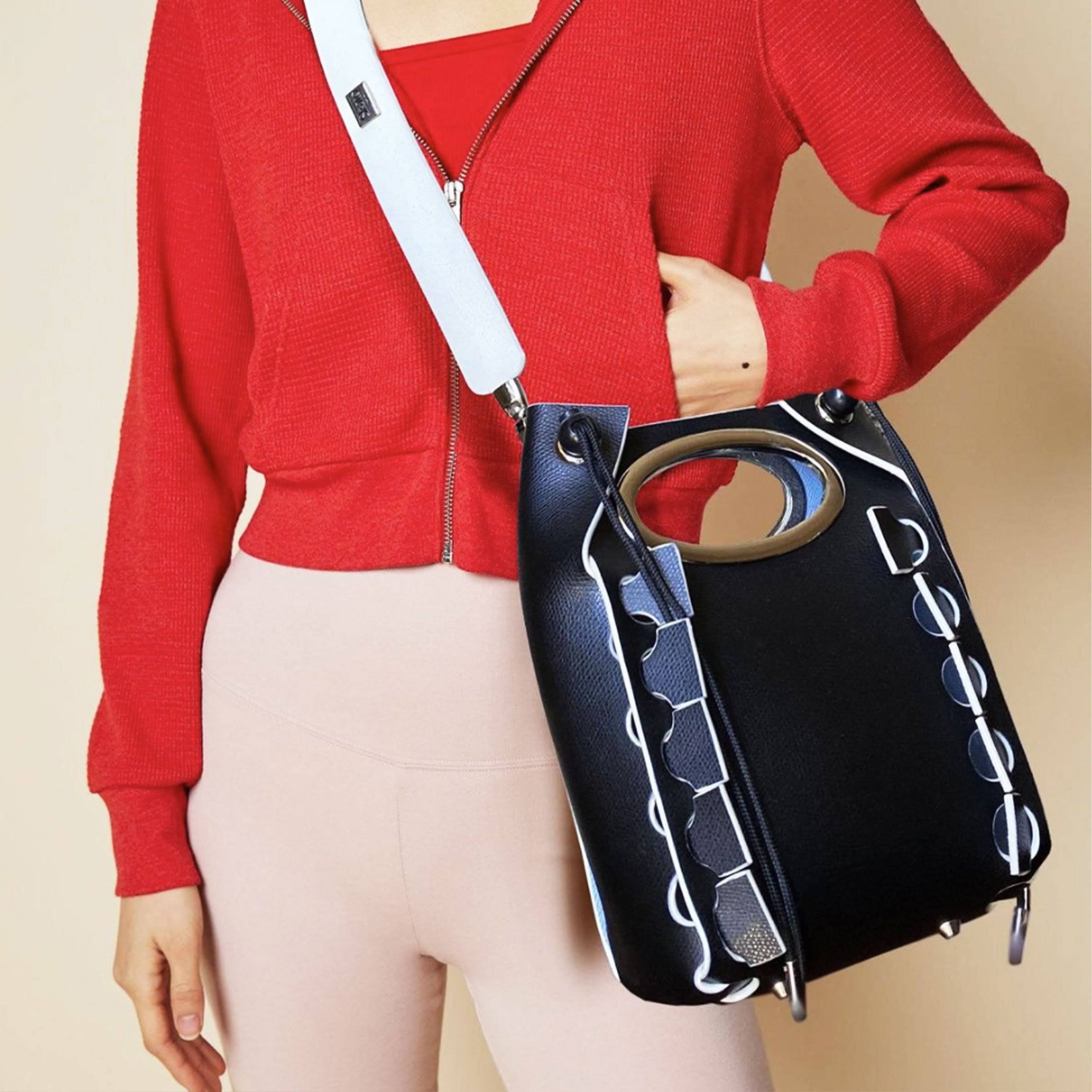 Black Leather Shoulder Bag Flask R7223