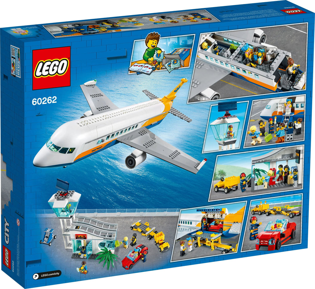 Passenger Airplane Building Toy (669 Pieces) E61602