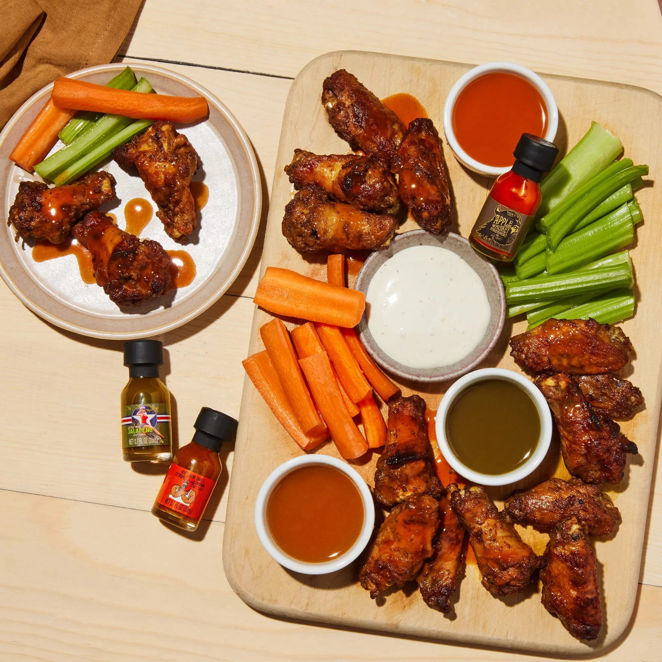 30 Pc Hot Sauce Sampler Set F72117