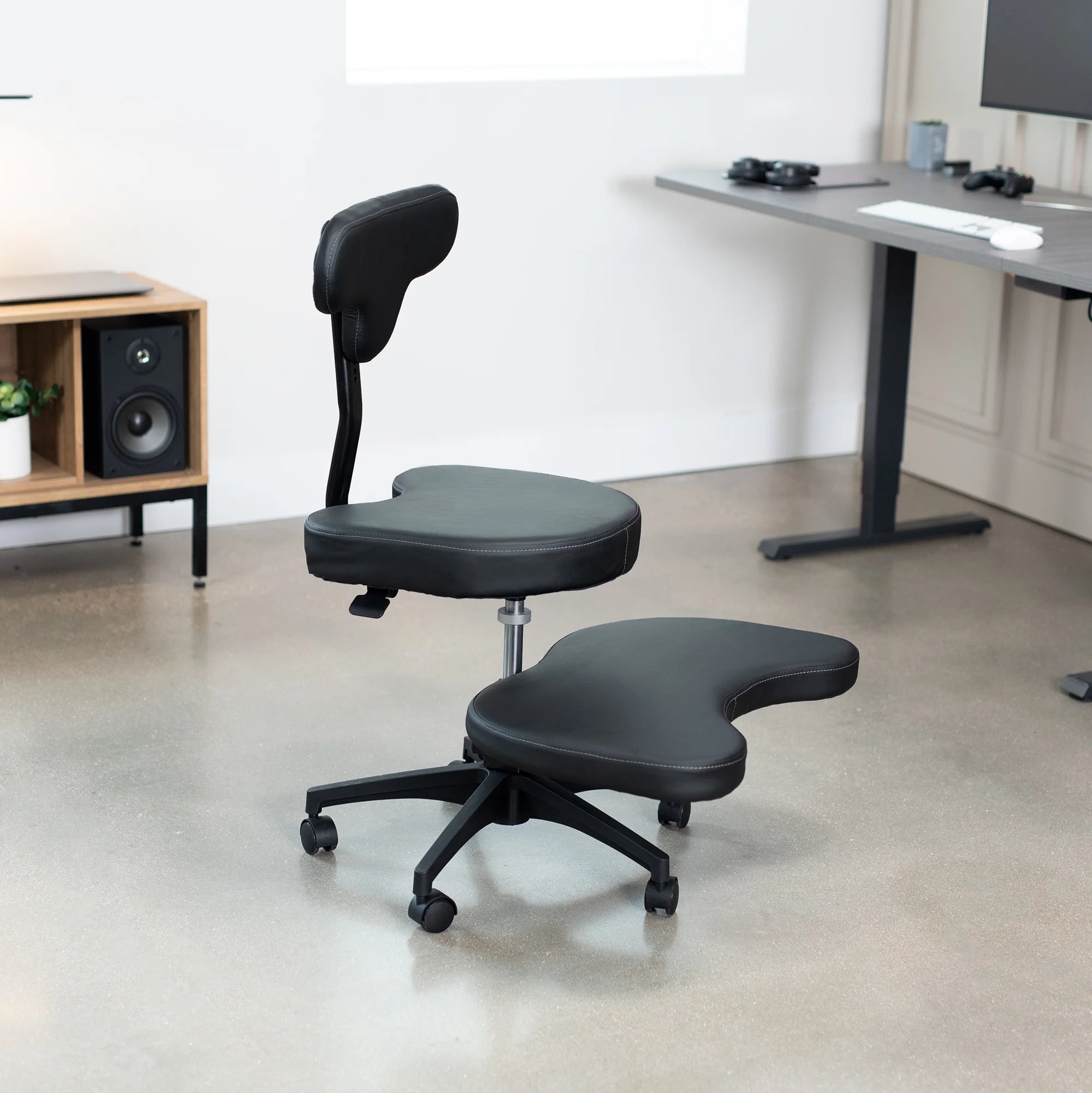 Black Ergonomic Cross Legged Swivel Chair B83023